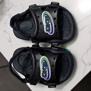 Oshkosh Infant Sandals - sz 3 babies